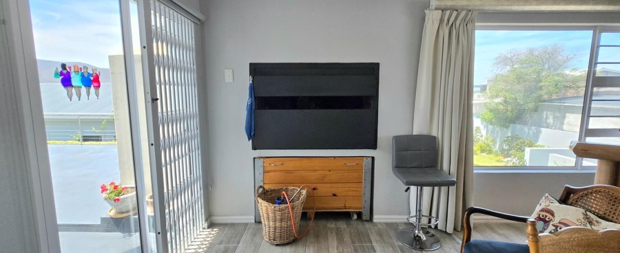 5 Bedroom Property for Sale in Franskraal Western Cape